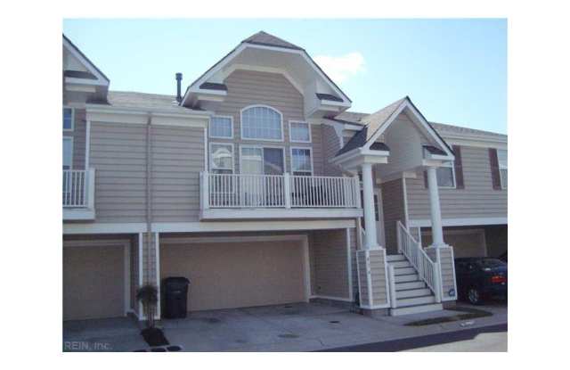 THE CARRIAGE HOMES @TOWN SQUARE photos photos