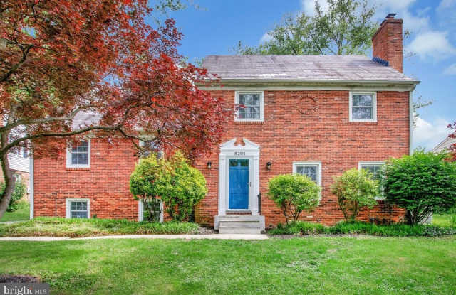 8205 ROBIN HOOD Court photos photos