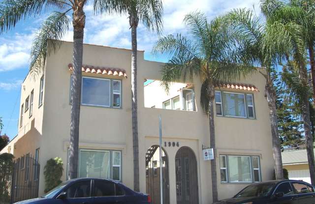 BEAUTIFUL DOWNSTAIRS STUDIO ON ALAMITOS BEACH AREA photos photos