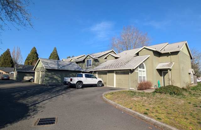 2 bedroom 2.5 bath duplex - 1867 Northeast Darby Street, Hillsboro, OR 97124