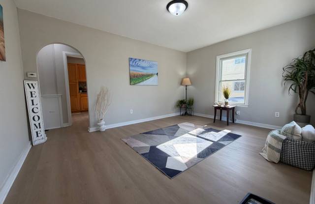 Remodeled 3 bed, 1 bath home for rent in Evansdale photos photos Remodeled 3 bed, 1 bath home for rent in Evansdale photos photos