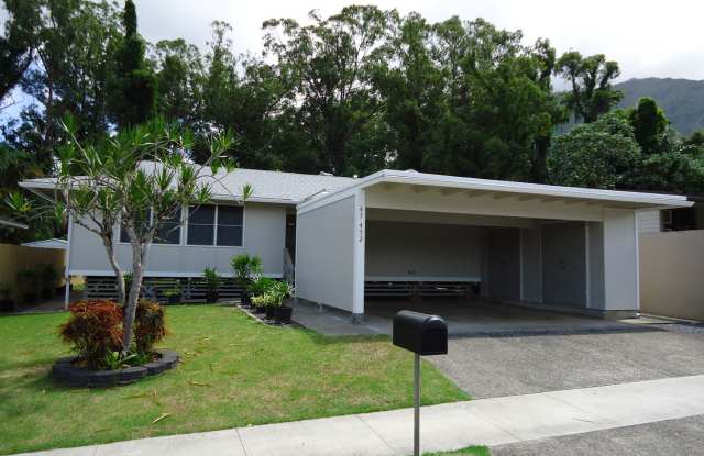 Remodeled 4 Bedroom in Club View Estates photos photos