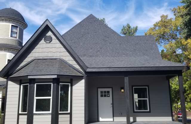 Newer 5 Bed, 3 Bath Home with over 3100+ square feet and close to Downtown and Gonzaga!! photos photos