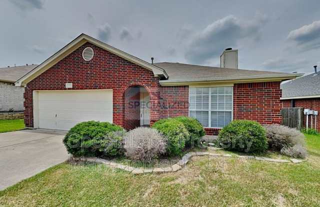 1016 Doreen St - 1016 Doreen Street, White Settlement, TX 76108