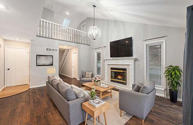 *MOVE IN SPECIAL* $250 Off First Full Month's Rent OR Free 55in TV! Northland 3BR/3BA Gem: Now Available photos photos