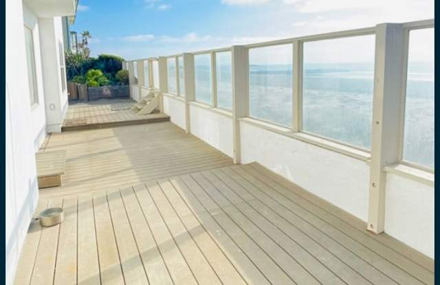 Fabulous 3 bedroom 2 bath tri-level home with access to the beach! photos photos Fabulous 3 bedroom 2 bath tri-level home with access to the beach! photos photos