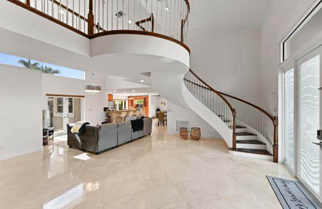 964 Allamanda Drive Gallery 2