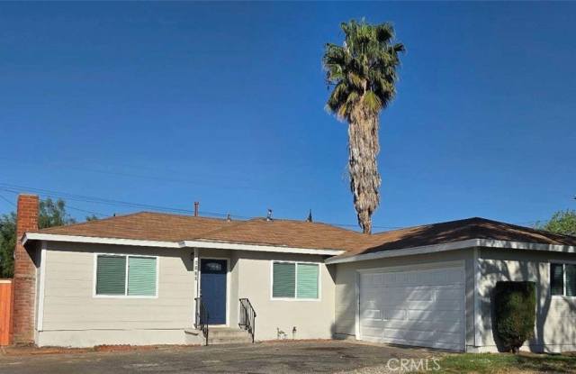 8232 Malven photos photos