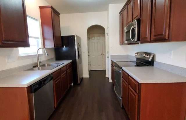 909 Murphy Court Gallery 3