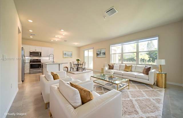 1023 Eucalyptus Dr photos photos