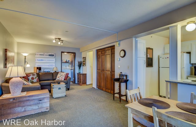 1188 SE Pioneer #101 - 1188 Southeast Pioneer Way, Oak Harbor, WA 98277