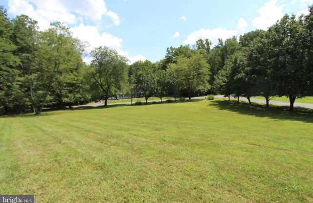 6251 WOODFAIR DRIVE Gallery 2