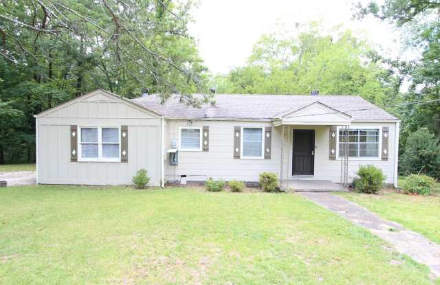 3 Bedroom 1 Bath PLUS Large Den - New On The Market! Better Hurry To See This One!! photos photos