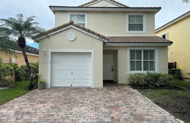 2031 SE 14th Ct Gallery 1