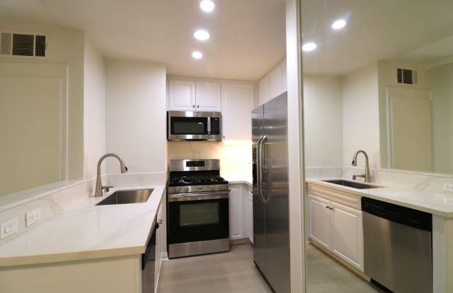 1​/bed,1 bath condo in Woodland Hills gated community! Gallery 4