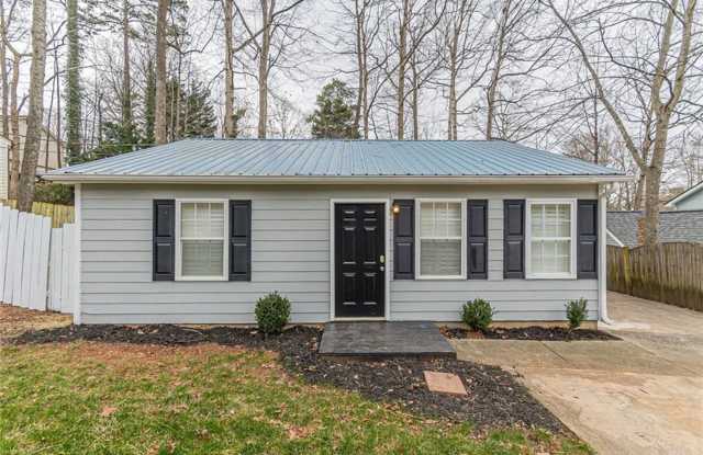 2/1 Cottage home in Forsyth Co near Lake Lanier photos photos
