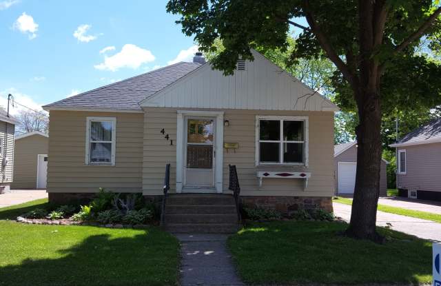 2 Bedroom House - 441 13th Street South, Wisconsin Rapids, WI 54494
