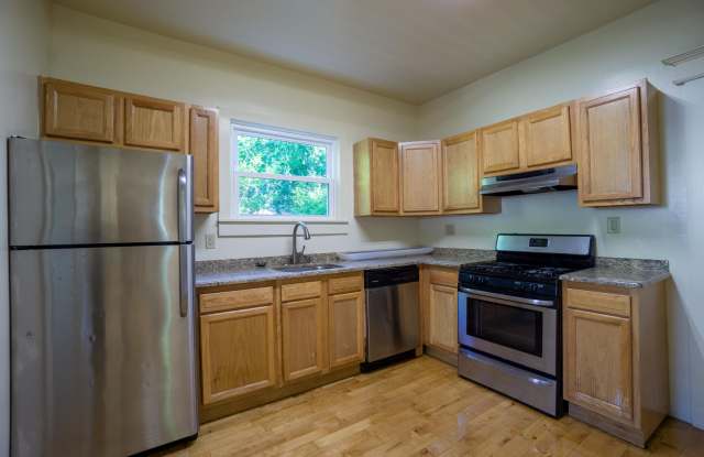 614 Ackerman Avenue - Available 6/1/27 - Large Single Family Home Gallery 3