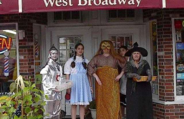40 W Broadway Street Gallery 2