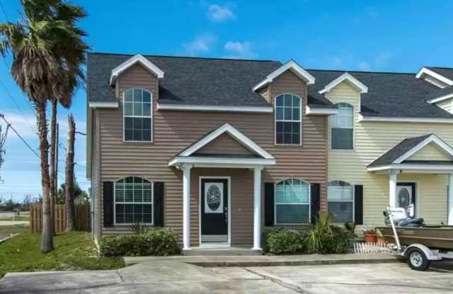 1016 15th St - 1016 15th Street, Mexico Beach, FL 32456
