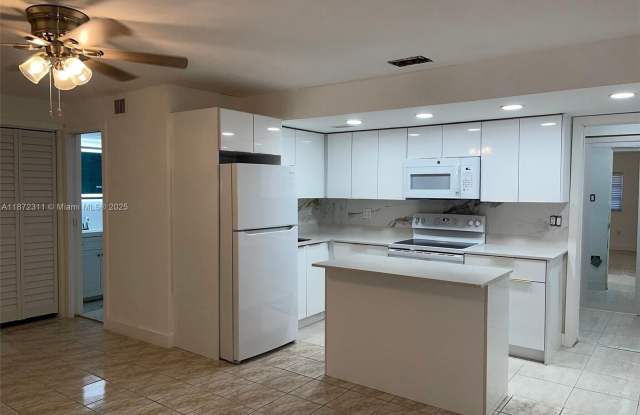 1405 NW 121st St photos photos