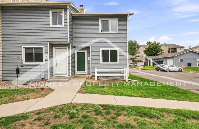 Lovely Townhome with Fenced Back Patio Area! photos photos Lovely Townhome with Fenced Back Patio Area! photos photos