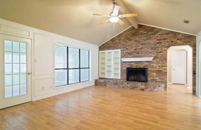 120 Marseille Drive Gallery 1