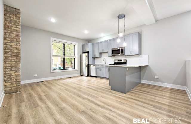 426 W Belden Ave photos photos