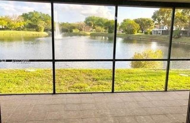 14283 Kendale Lakes Cir - 14283 Kendale Lakes Cir, Kendale Lakes, FL 33183