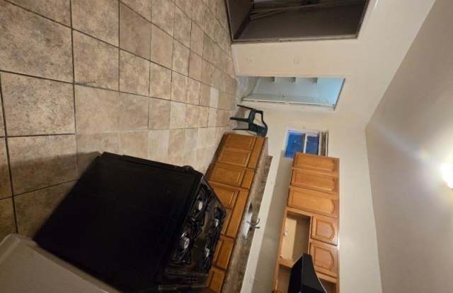 782 Grove St photos photos