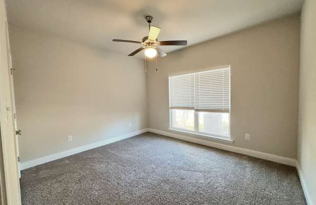 5490 Overland Drive Gallery 3