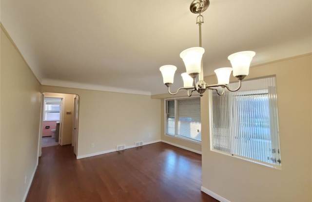 11314 Lenore Gallery 2