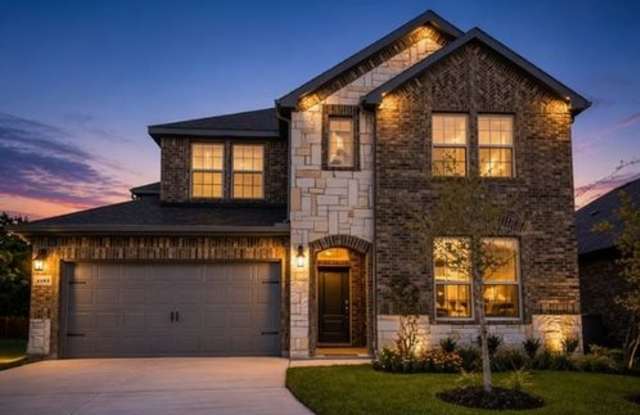 Spacious 4BR Duplex in Forney Gallery 3
