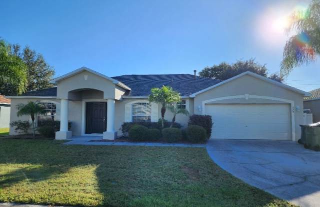 3-Bedroom, 2-Bathroom Home in Winter Haven - 524 Reddicks Circle, Winter Haven, FL 33884