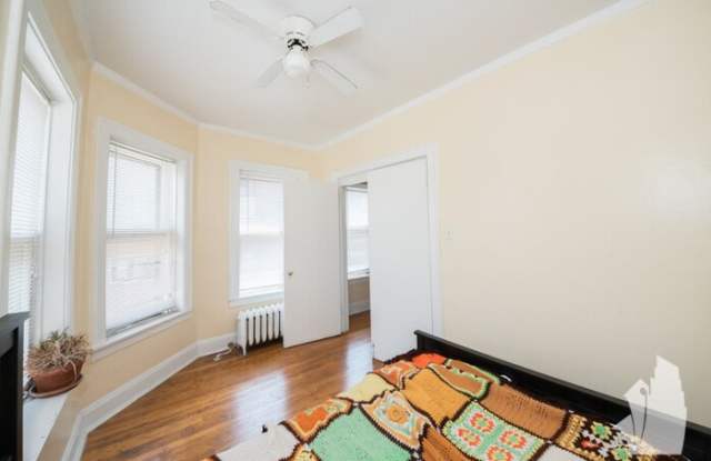 1154 West Lunt Avenue Gallery 3