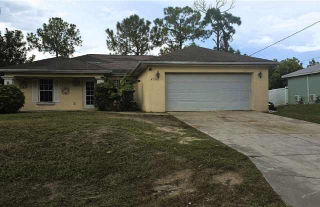 4306 5 Street W photos photos