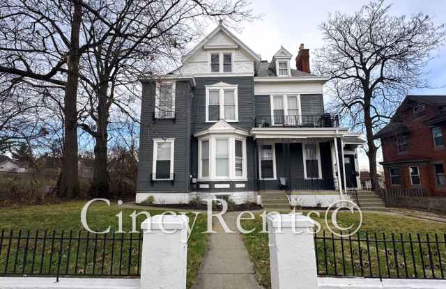 3225 Woodburn Ave photos photos 3225 Woodburn Ave photos photos