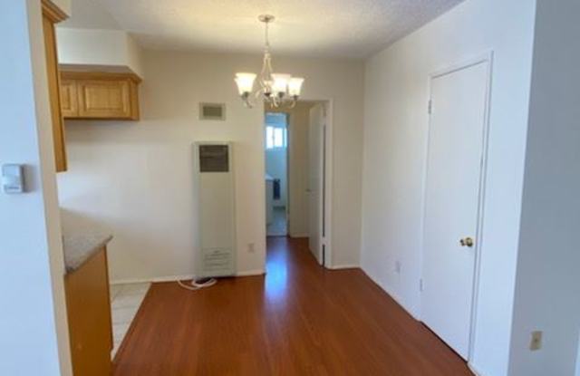 1336 N. Kenmore 2 Gallery 4