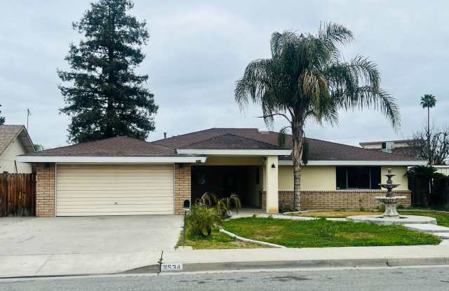 3 Bedroom, 2.5 Bath in a sought-after neighborhood. - 2534 Sunset Street, Wasco, CA 93280