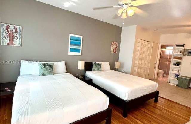 401 Collins Ave photos photos