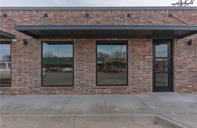 116 N Broadway Street Gallery 2
