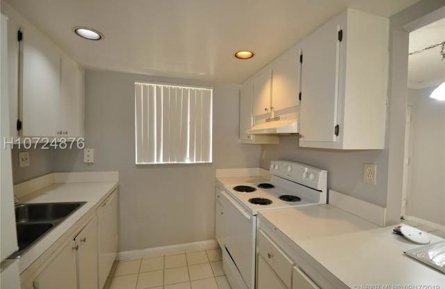 1880 North Congress Avenue #203 - 1 Gallery 4