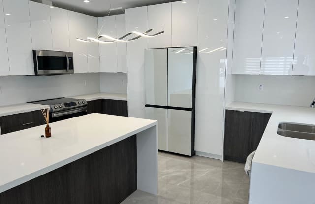 229 West Seaview Circle Gallery 4