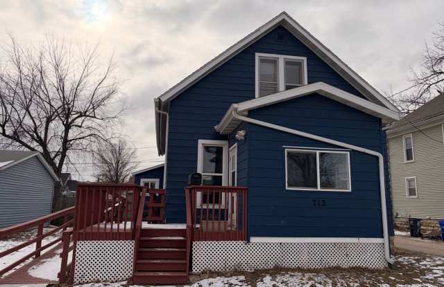 Accessible 2-Bedroom Home with Ramp and Reserved Parking! photos photos