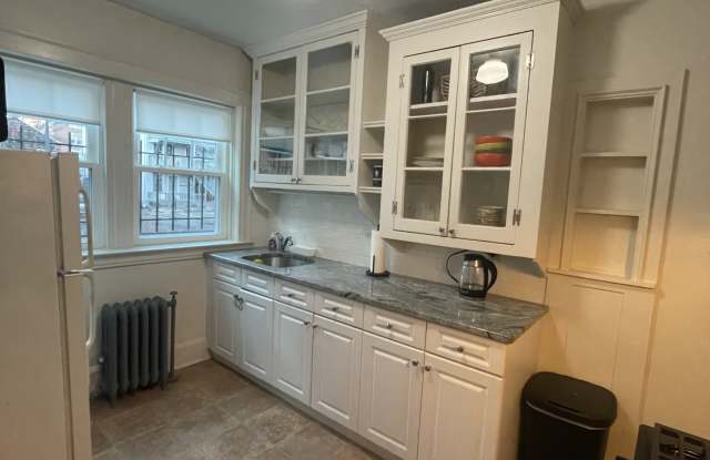 8 Lynwood Pl. - 8 photos photos