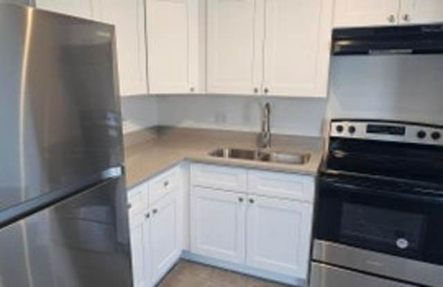914 10th St photos photos