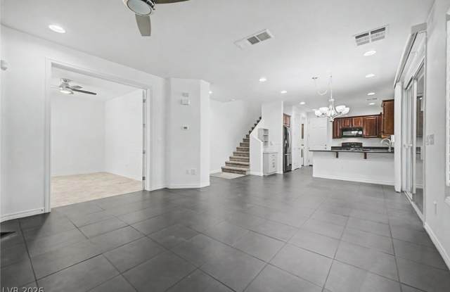 2435 Cordoba Bluff Court Gallery 4