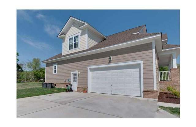 Spacious Single Family Home in Oak Breeze Gallery 3