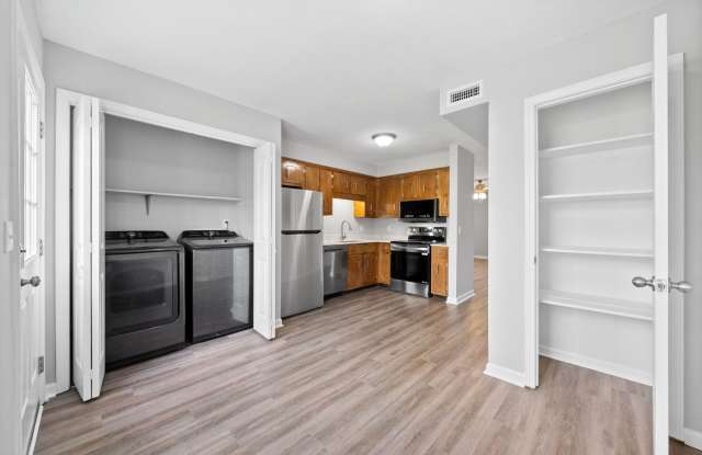 2 Bedroom Pet Friendly Condo For Rent Near Warfield Blvd! photos photos