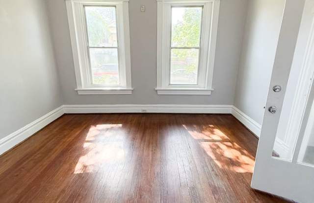 Updated 3 Bed South City Gem Near Parks, Dining, & Shopping! photos photos